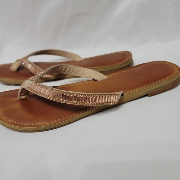 TORRID SQUARE PINK RHINESTONE FAUX LEATHER FLIP FLOP (WW) - Picture 2 of 11